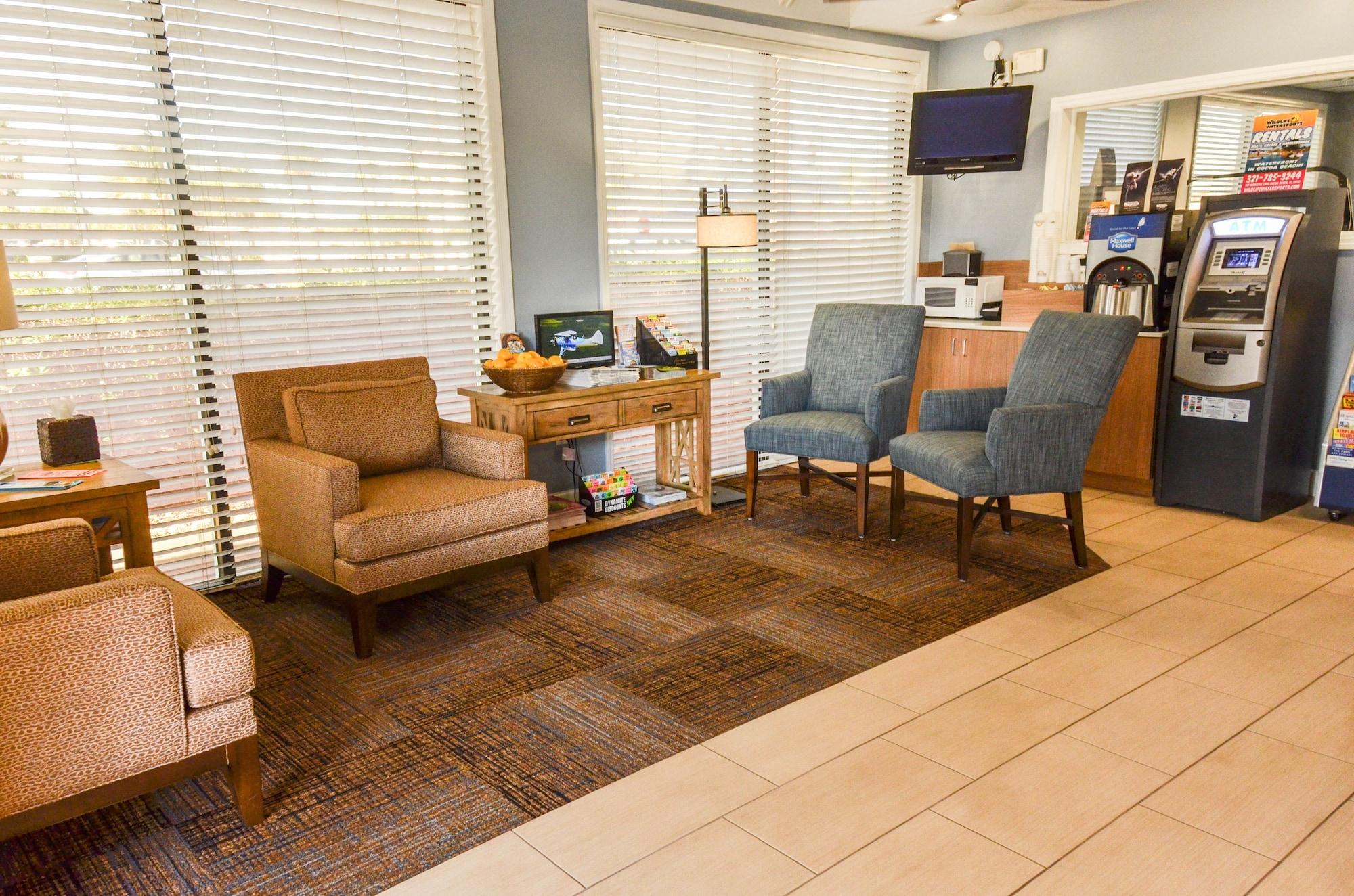 Days Inn By Wyndham Cocoa Beach Port Canaveral Bagian luar foto