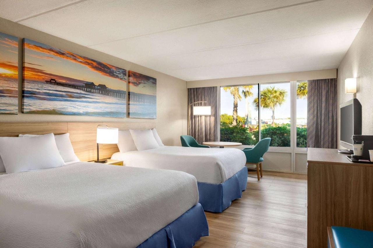 Days Inn By Wyndham Cocoa Beach Port Canaveral Bagian luar foto